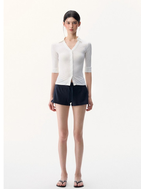 Chic Semi-Sheer V-Neck Mid-Sleeve Shirt for Women, Summer High-End Fashion, Age-Reducing, Stretchy, Slim-Fit, Versatile T-Shirt Top, Trendy