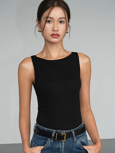 One-Line Neckline Tank Top for Women, Summer Outerwear, 2025 New Style, Sexy and Slim-Fitting, Retro Design, Sleeveless French-Style Top