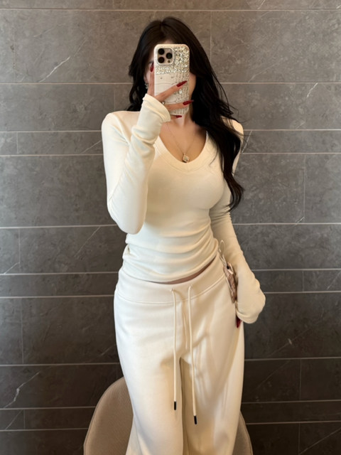 2025 New V-Neck Long-Sleeve Base Shirt T-Shirt for Women, Autumn and Winter Pure Desire Spicy Girl Slim Fit Slimming Base Shirt Top