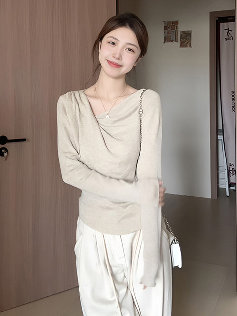French-Style Off-Shoulder Top for Women, Autumn and Winter, Unique Design, Niche, Beautiful, Slim-Fitting Knitwear