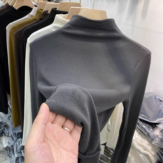 Half-High Collar, Regular Shoulder, Long-Sleeve Base Shirt for Women, Autumn and Winter T-Shirt, Stylish Layering, Slim Fit, Thin Fleece, Brushed Fabric Top