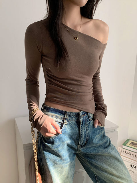 Irregular Off-Shoulder Long-Sleeve T-Shirt for Women, Autumn and Winter, Sexy Pure Desire Design, Asymmetrical Shoulder, Slim Fit, Asymmetrical Neckline, Spicy Girl Top
