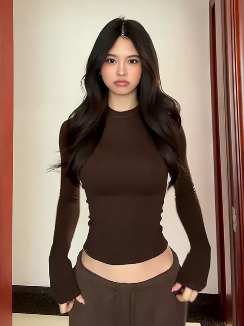 Cool and Chic Long-Sleeved Round-Neck T-Shirt for Women, Spring and Autumn American-Style Spicy Girl Style, Slim-Fitting and Slimming Base Layer Top
