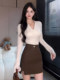 Lightly Mature, Slim-Fitting, V-Neck Base Shirt for Women, Suitable for Autumn and Winter, Can Be Worn Outside, Black, Fashionable, Niche, Inner Wear, Bell-Sleeve Top