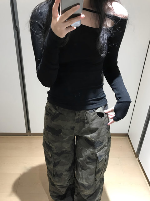 Stylish One-Shoulder Long-Sleeve T-Shirt for Women, Autumn/Winter 2025 New Model, Slim-Fit, Sexy Off-Shoulder Base Top