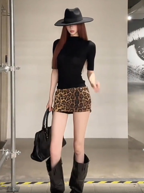 Elegant Style Half-High Collar Slim-Fit T-Shirt for Women, Early Spring 2026 New Model, Sexy Tight-Fitting Slimming Base Layer Top