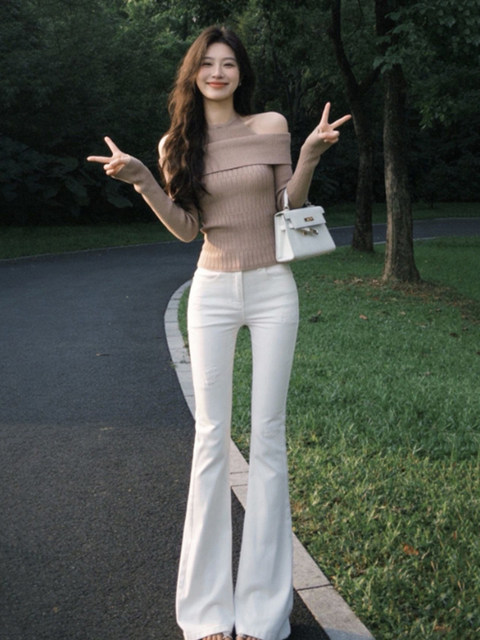 Stylish Faux Two-Piece Off-Shoulder Long-Sleeve Knit Sweater for Women, Unique and Super Flattering for Autumn and Winter, Slim-Fit Knitwear