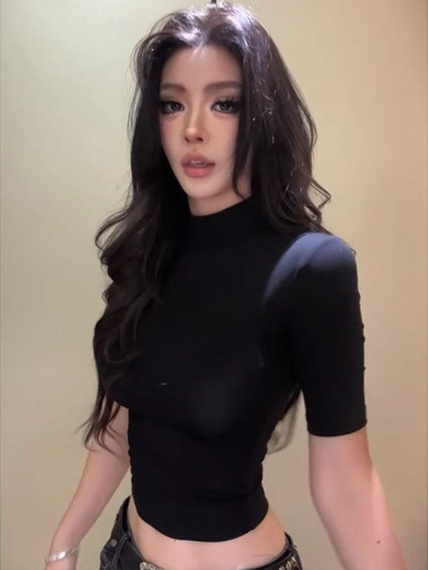 Sexy Hot Girl Black Half-Sleeve T-Shirt for Women, Summer and Autumn, Pure and Alluring Style, Slim Fit, Short, Tight-Fitting, Regular Shoulder Short-Sleeve Top