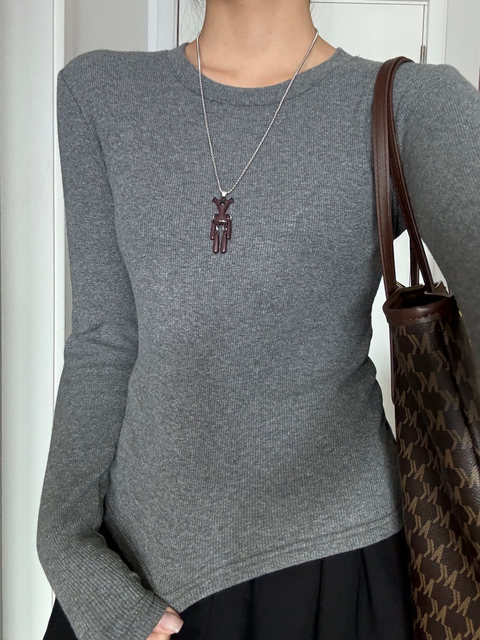 Pure Desire Hot Girl Round Neck Long Sleeve Slim Fit Base Shirt for Women, Autumn and Winter Slimming Versatile Solid Color Base Top