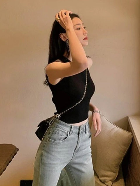 Trendy Halter Neck Camisole with Built-In Bra Pads, Stylish Back Design, Suitable for Outerwear in Summer 2025