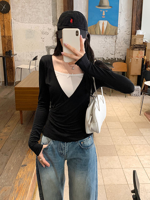 Black Square-Neck Faux Two-Piece Tencel T-Shirt for Women, Autumn and Winter Style, Slim-Fit, Color-Blocking, Long-Sleeve Base Layer Top