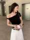 Asymmetrical Shoulder Twist Design Off-Shoulder Short-Sleeve T-Shirt for Women, Spring/Summer Stylish Slim-Fit Slant Neck Top That Reveals Collarbone, Pure Desire Hot Girl Style