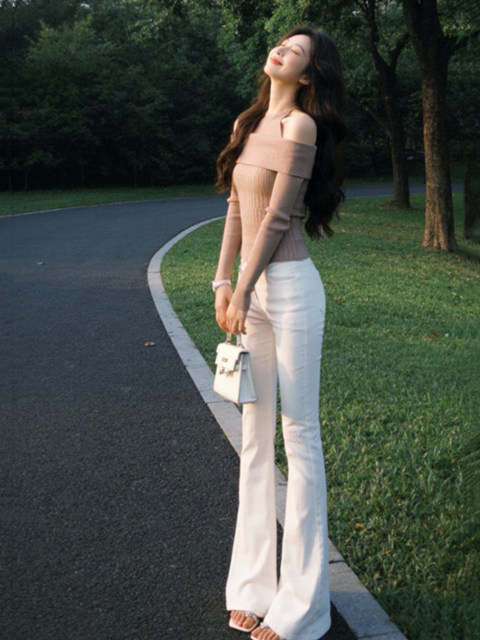 Stylish Faux Two-Piece Off-Shoulder Long-Sleeve Knit Sweater for Women, Unique and Super Flattering for Autumn and Winter, Slim-Fit Knitwear