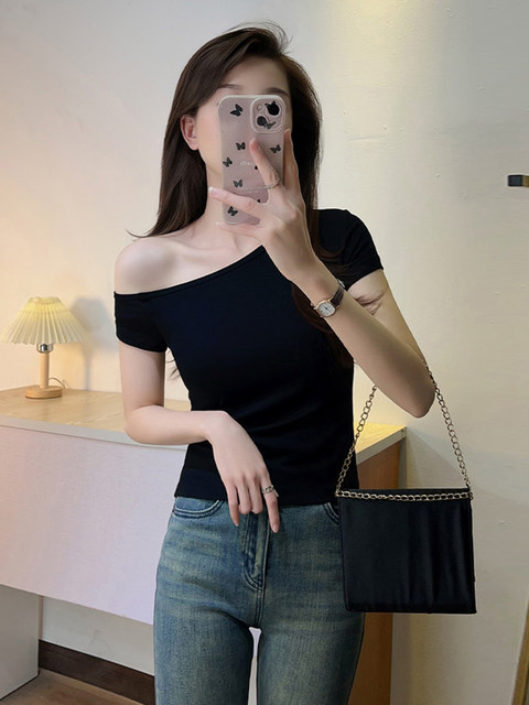 Trendy Off-Shoulder Asymmetrical Neck Short-Sleeve T-Shirt for Women, Spring/Summer 2026 New Style, Petite Asymmetrical Shoulder Korean Fashion Slim-Fit Top