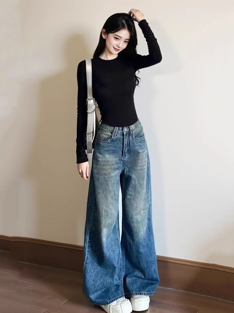 Slim-Fit Round-Neck Long-Sleeve Base Shirt for Women, Autumn/Winter 2025 New Trendy Hot-Selling Style, Slimming and Flattering Regular Shoulder Top