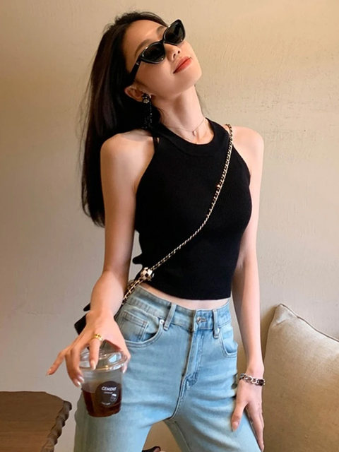 Trendy Halter Neck Camisole with Built-In Bra Pads, Stylish Back Design, Suitable for Outerwear in Summer 2025