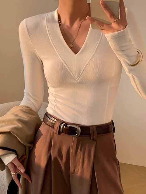 Right-Shoulder V-Neck Long-Sleeve T-Shirt for Women, Spring 2025 New Style, Pure and Alluring Style, Slim Fit, Tight-Fitting Top, Base Layer Shirt