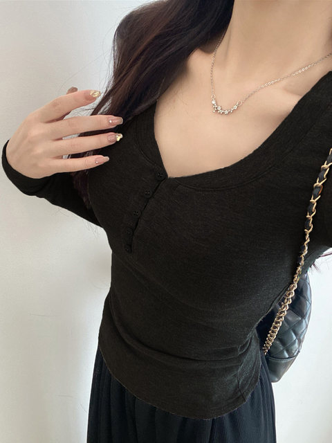 Large U-Neck Gray Long-Sleeve Base Shirt T-Shirt for Women, Autumn and Winter Slim Fit, Flattering and Stylish Inner Top