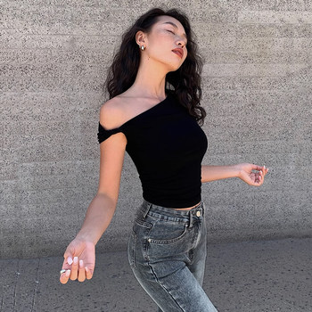 Trendy and Unique Off-Shoulder Tight-Fitting Top for Women in Summer, Super Popular, Age-Reducing, Chic, Slimming, Twisted Asymmetrical Shoulder T-Shirt
