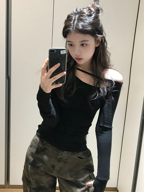 Stylish One-Shoulder Long-Sleeve T-Shirt for Women, Autumn/Winter 2025 New Model, Slim-Fit, Sexy Off-Shoulder Base Top