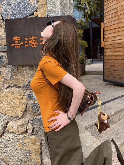 Korean Chic Unique Round Neck Short-Sleeved T-Shirt for Women, Summer 2025 New Style, Simple Regular Shoulder, Slimming and Stunning Top