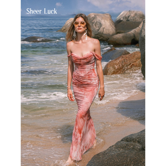 【蓝盈莹同款】Sheer Luck Ariel一字肩褶皱晕染修身包臀连衣裙