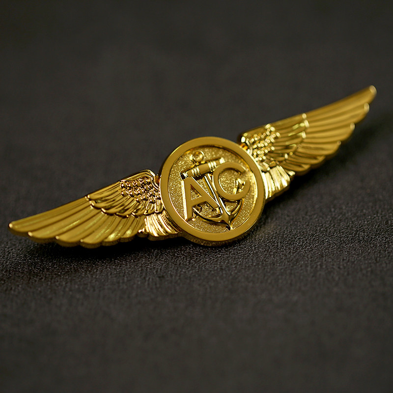 Gold US Flight Badge AC Pilot Badge Senior Crew Member Badge Military Fan Epaulet Aviation Commemorative Medal