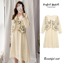 Pregnant womens spring clothing dress and dress Two sets 2022 Spring and autumn new online red suit for going out of fashion style blouse dresses