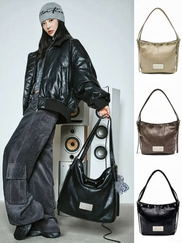 Matin Kim Ningyi Zhuo's Same Style Black Warrior Tote Bag with Rivets, Biker Style, Large Capacity Shoulder Bag, Crossbody Bag
