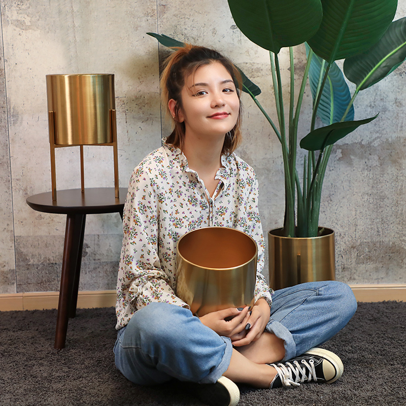 Nordic simple personality Floor-to-ceiling living room creative decoration Large gold flower pot Stainless steel ornaments Wrought iron flower stand