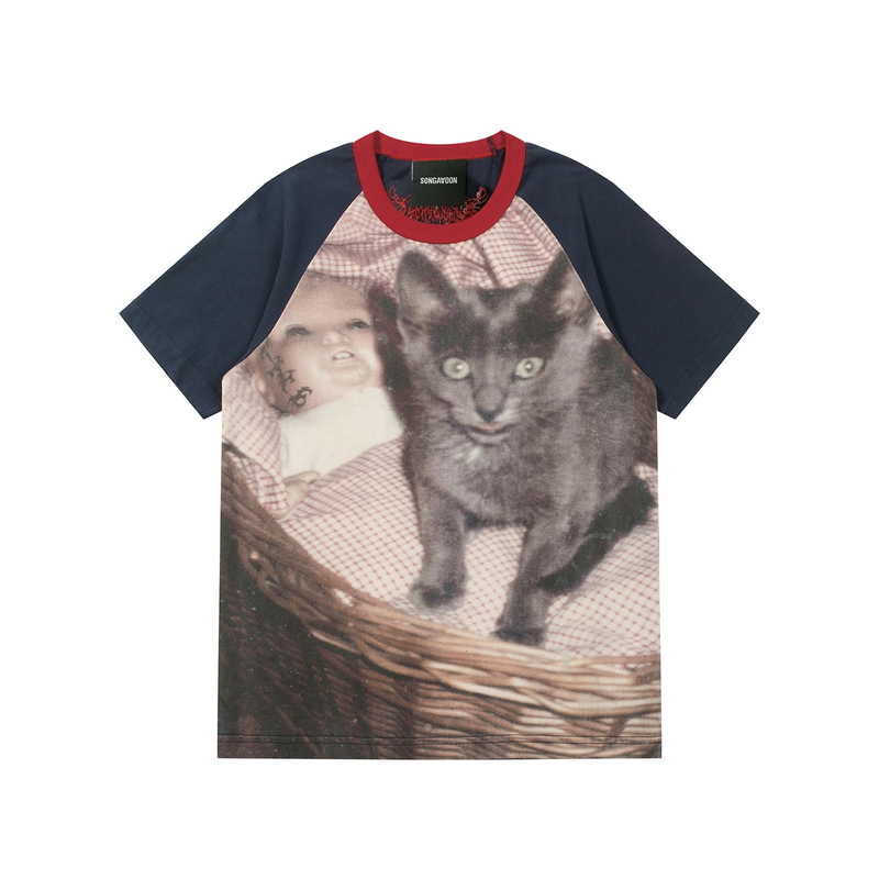 Songaadon 26Fw Cradle Cat Print Retro Contrast Raglan Sleeve T-Shirt Songaadon 26Fw Cradle Cat Print Retro Contrast Raglan Sleeve T-Shirt