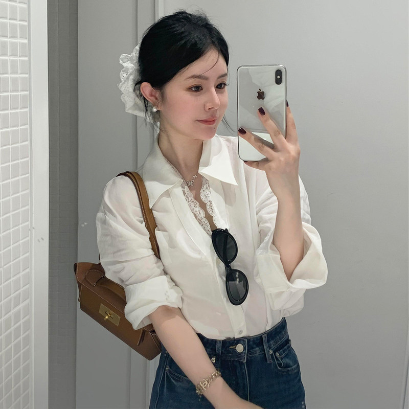 White V-Neck Lace Shirt for Women, Spring and Autumn, Petite, Loose, Casual Shirt with a Unique Design, Long-Sleeved Top