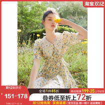 Taiping bird lace V-neck waist flower bubble sleeve dress female black French temperament slim dress