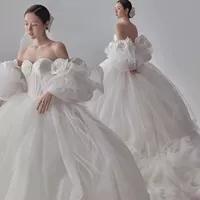 Темно -коричневый подчиняется 70 с изображением как изображение