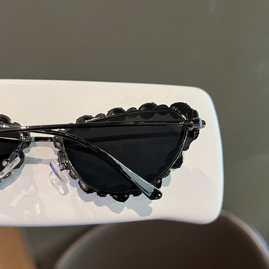 Cat-Eye Sunglasses European and American Style with Rhinestones, Metal, Unique Street Style Sunglasses for Women, High-End, Trendy, Uv Protection Glasses