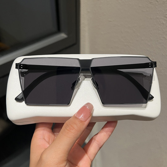 2025 New Retro Square Frame Ultra-Light Sunglasses for Men, Special Sunglasses for Driving, Outdoor Anti-Uv Trend