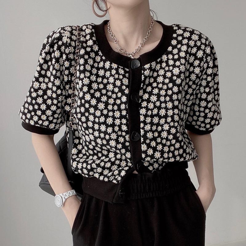 Blackthe republic of korea chic summer tender Sweet Crew neck Daisy Baobian Single breasted easy puff sleeve Sweater jacket
