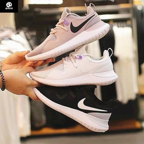 wmns nike tessen