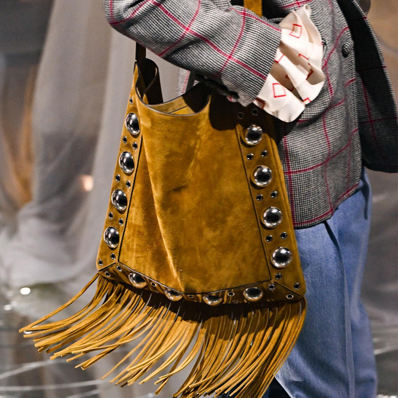 Imitation Deerskin Tassel Rivet-Decorated Niche Bucket Bag 2025 New Bohemian Casual Shoulder Crossbody Bag
