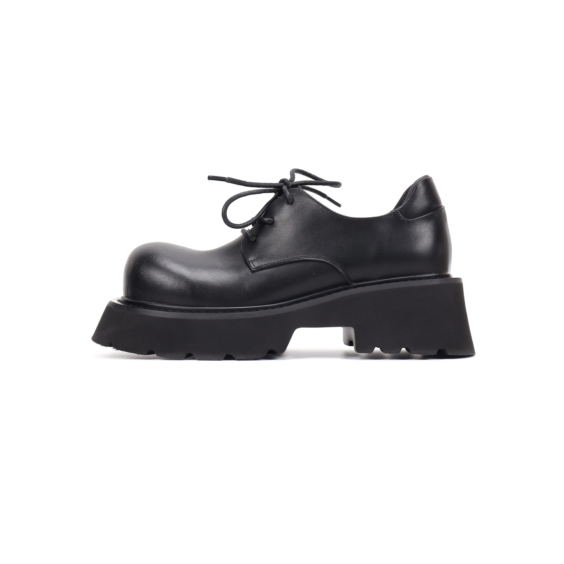 notdetailedオリジナル、ぽってりとした厚底ダービーシューズ