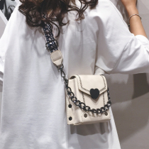 La mode high-end bag 2020 tide net red broadband messenger bag 100% Western style texture small square bag soft leather