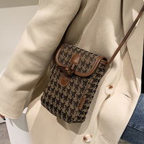 French crowdsourcing this year Pop packets for women 2022 autumn and winter new 100 hitch satchel satchel genuine leather bag