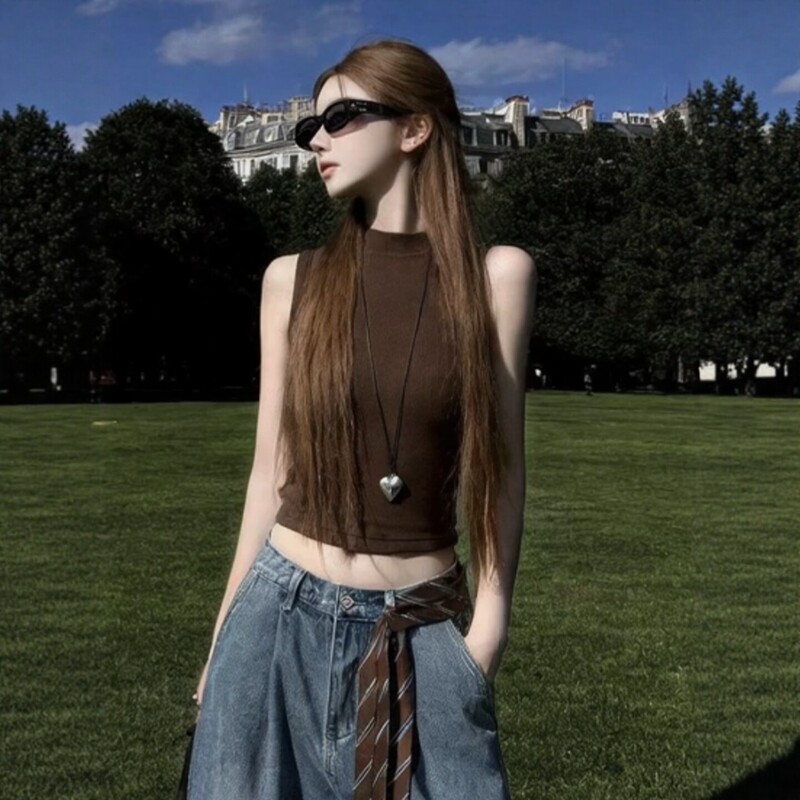 American-Style Spicy Girl Coffee-Colored Half-High Collar Sleeveless Vest for Women, New Summer Retro Chic Waist-Exposing Knitted Short Top American-Style Spicy Girl Coffee-Colored Half-High Collar Sleeveless Vest for Women, New Summer Retro Chic Waist-Exposing Knitted Short Top