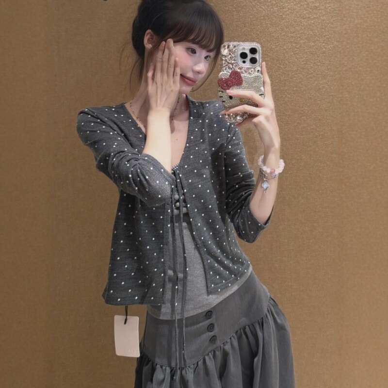 Korean Style Stunning Gray Polka Dot Lace-Up Knitted Cardigan for Women, Early Autumn 2026 New Style, Elegant, Slimming and Super Pretty Top Korean Style Stunning Gray Polka Dot Lace-Up Knitted Cardigan for Women, Early Autumn 2026 New Style, Elegant, Slimming and Super Pretty Top