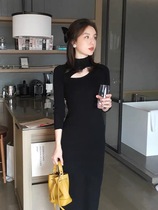 European station new winter knitted hollow light luxury temperament design sense Hepburn style slimming trend fashion dress