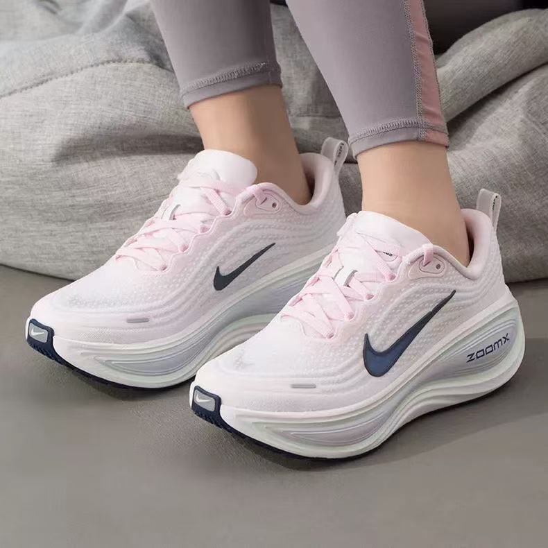 Nike/Nike Vomero Plus Comfortable Sports Breathable Running Shoes for Women Light Pink Hv8154-606