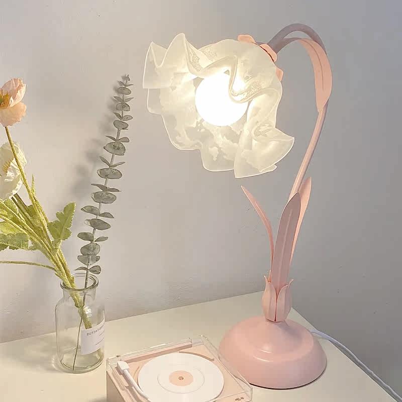 Bedroom Bedside Table Lamp Mesh Red Ins Wind Romantic Adolescent Girl Fields Garden Flowers Led Lights Rental House Decorative Atmosphere Lamps-Taobao
