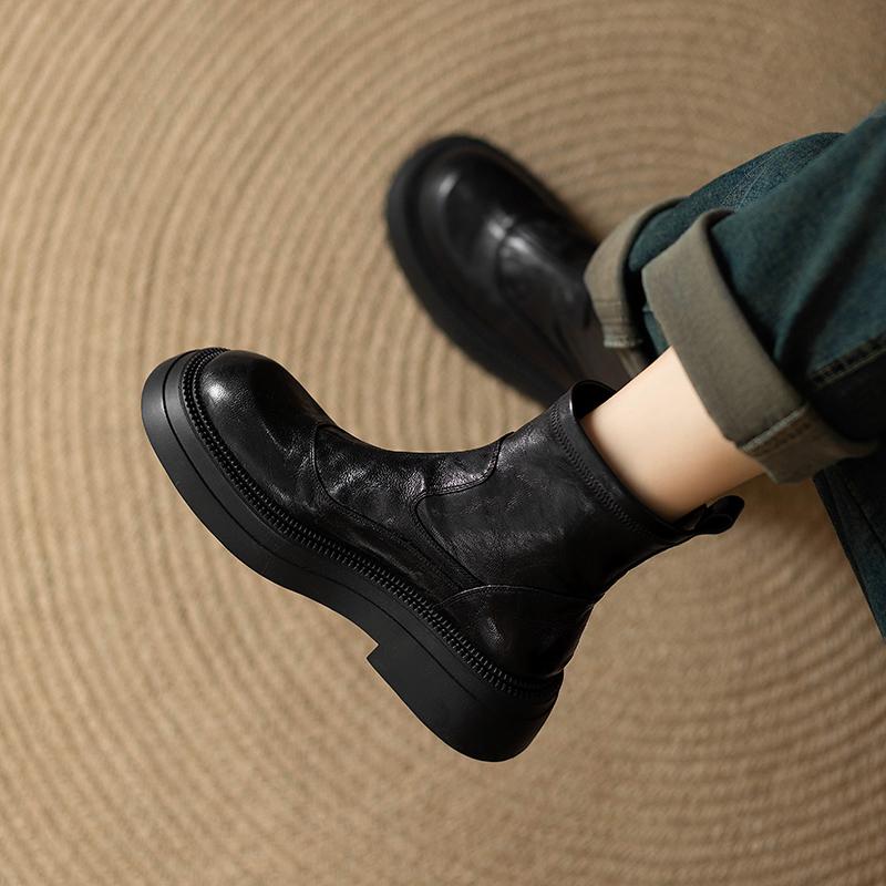 轻盈行走间，科技与时尚交融——轻便防滑弹力羊皮靴