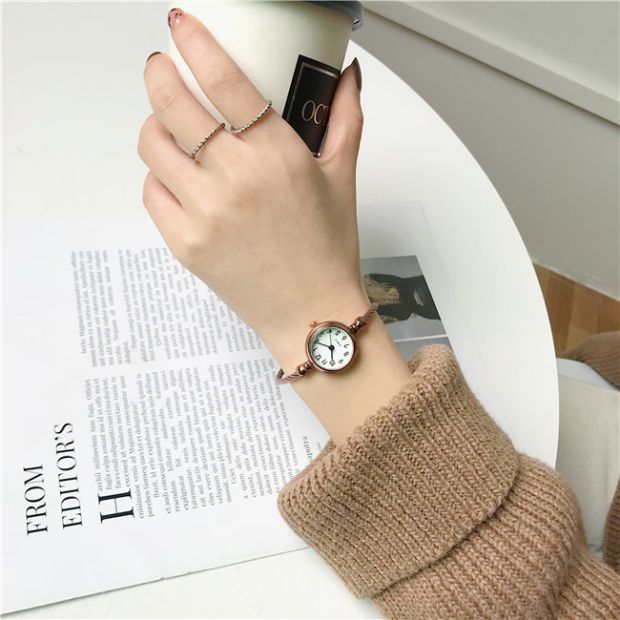 Các loại khác nhau của vòng tay gió mát mẻ nữ sinh viên phiên bản Hàn Quốc của ban nhạc mỏng đơn giản nhỏ và đơn giản quay số văn học retro nhỏ - Vòng đeo tay Cuff vòng tay handmade