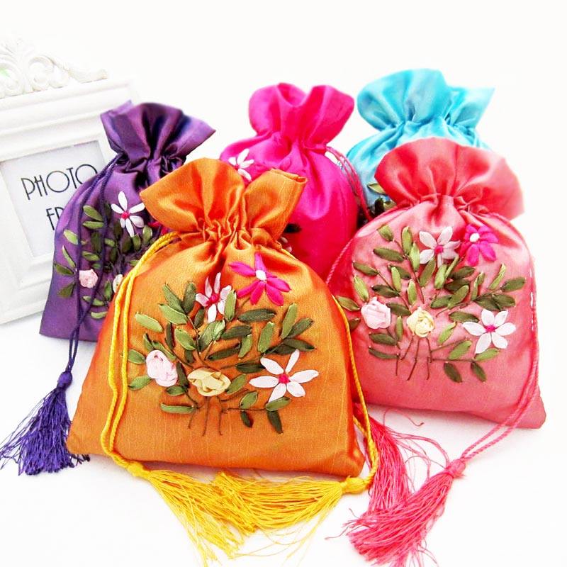 Ribbon Embroidered Makeup Bag Retro Satin Finish Cashier Bag Embroidered Flowery Sujewellery Bag Foreign Trade Hand Bag Ancient Wind Flowers